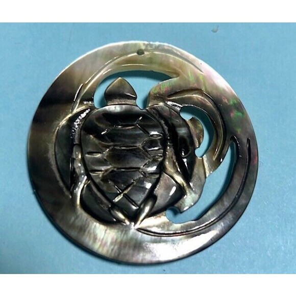 Unbranded Jewelry - Carved Sea Turtle Pendant , Abalone Rainbow Colored Shell